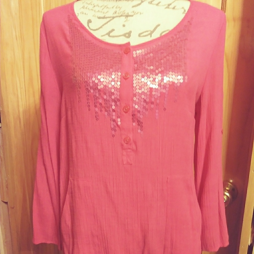 Christopher Banks top